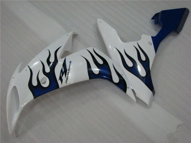 Carene R1 04-06 - Bianco Blu Fiamma Carene R1 04-06 - Bianco Blu Fiamma